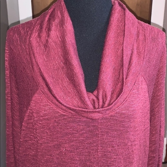 Old navy maroon cowlneck 3/4 sleeved sweater - Picture 2 of 6